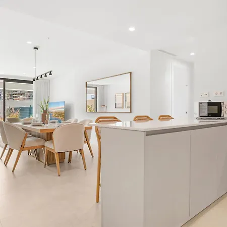 Moderno Oasis Con Jardin Y Piscinas En Vanian * Estepona