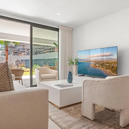 Moderno Oasis Con Jardin Y Piscinas En Vanian * Estepona