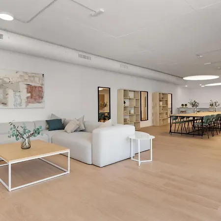 Apartmán Moderno Oasis Con Jardin Y Piscinas En Vanian Estepona